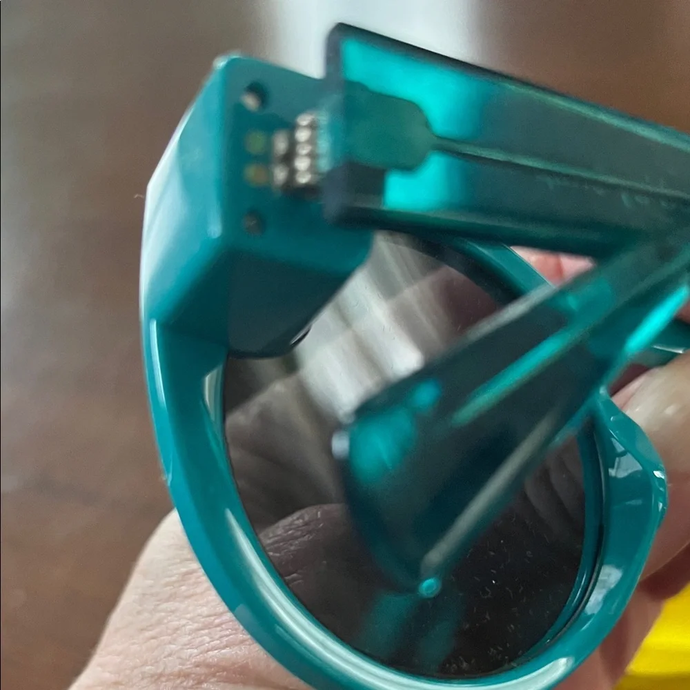 Spectacles for snap chat camera Teal Glasses. Missing cord